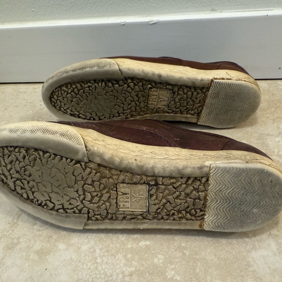 Frye Shoes Womens 6 M Mindy Slip On Sneakers Brown Leather Loafer Almond Toe - Picture 5 of 7